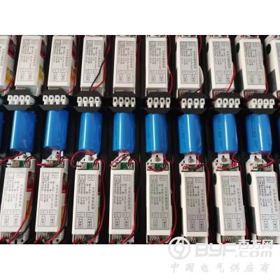 輸出12V24V應(yīng)急電源